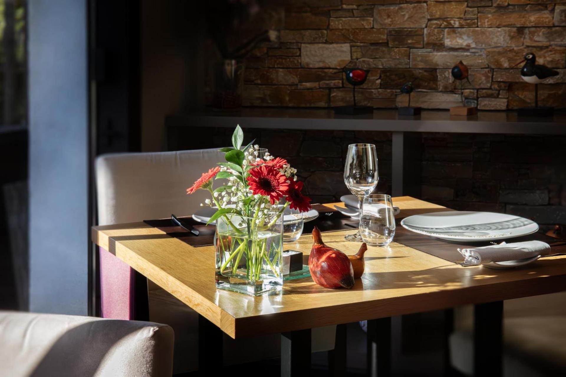 L'Aubiniere Hotel Restaurant & Spa Saint-Ouen-les-Vignes Buitenkant foto